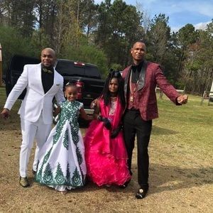 Meet your Posher, Elliott